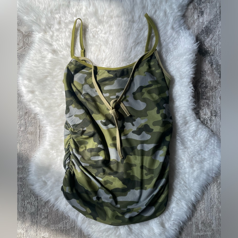 ✨dELiA*s X DOLLS KILL✨ CAMO HALTER TOP